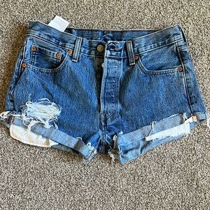 Levi Cutoff Shorts